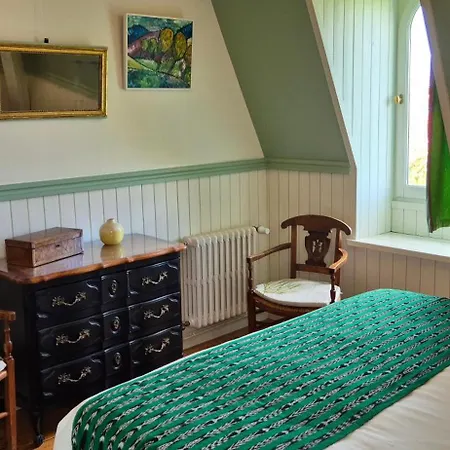 D'hotes Le Clos Bleu Bed & Breakfast *