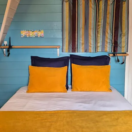 D'hotes Le Clos Bleu Bed & Breakfast *