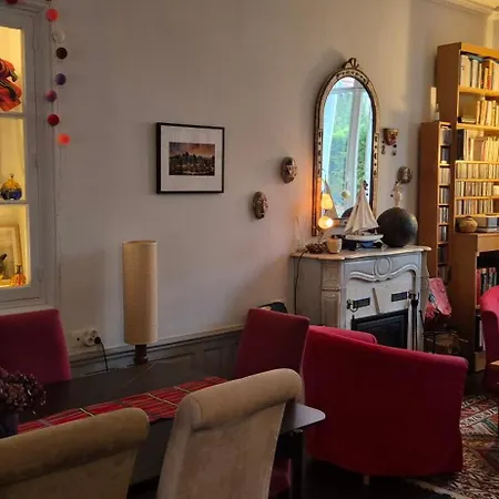 D'hotes Le Clos Bleu Bed & Breakfast